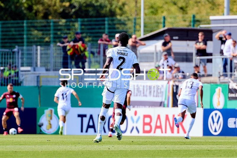 Sandhausen Spieler in Aktion