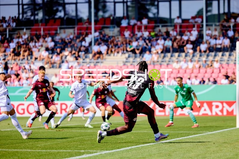 Duell vor dem Tor, Leipzig, Sandhausen