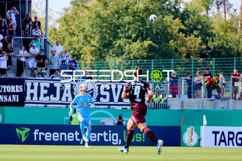 Torwart Maarten Vandevoordt (26; RB Leipzig) in Aktion