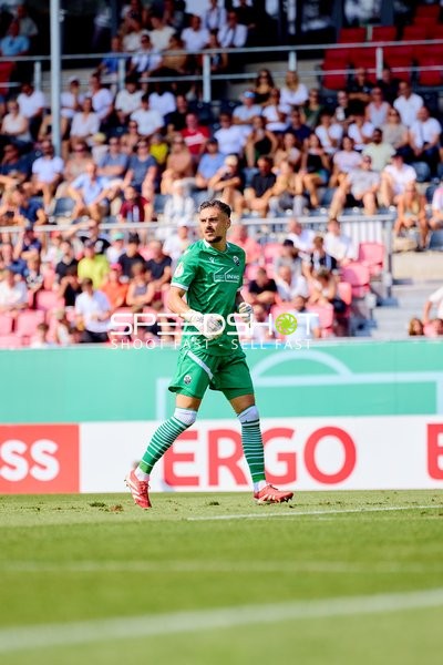 Torwart Arthur Lyska (1; SV Sandhausen) in Aktion