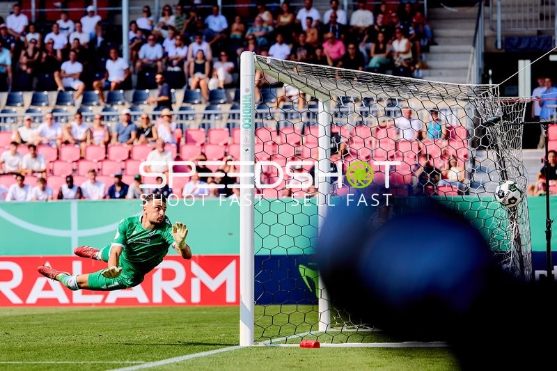 Torwart im Einsatz am Tor