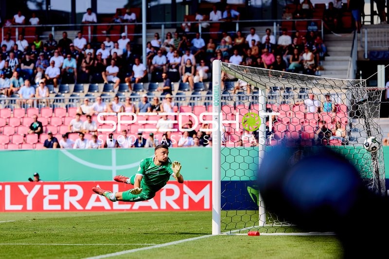 Torwartaktion am Tor