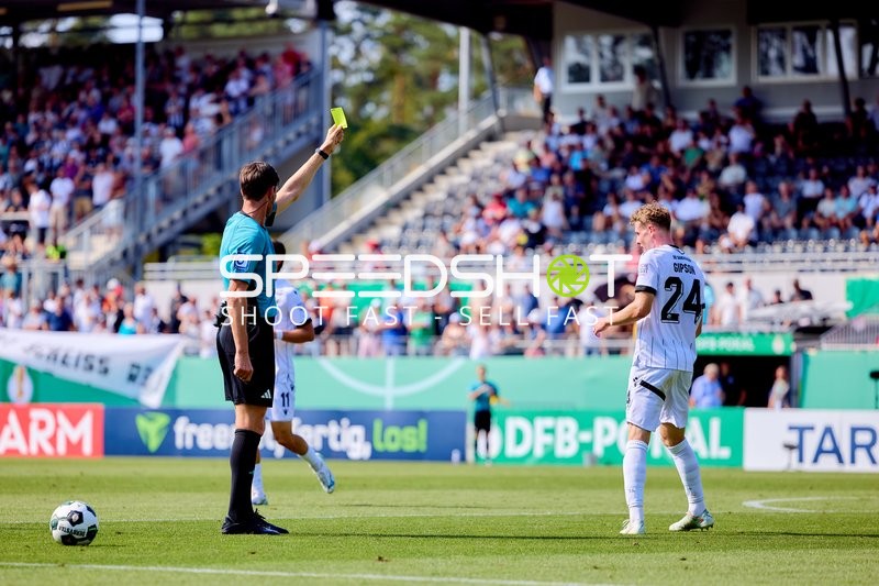 Gelbe Karte für Ken Gipson (24; SV Sandhausen)