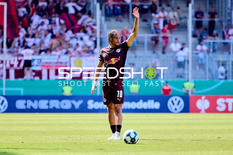 RB Leipzig 10 mit Ball