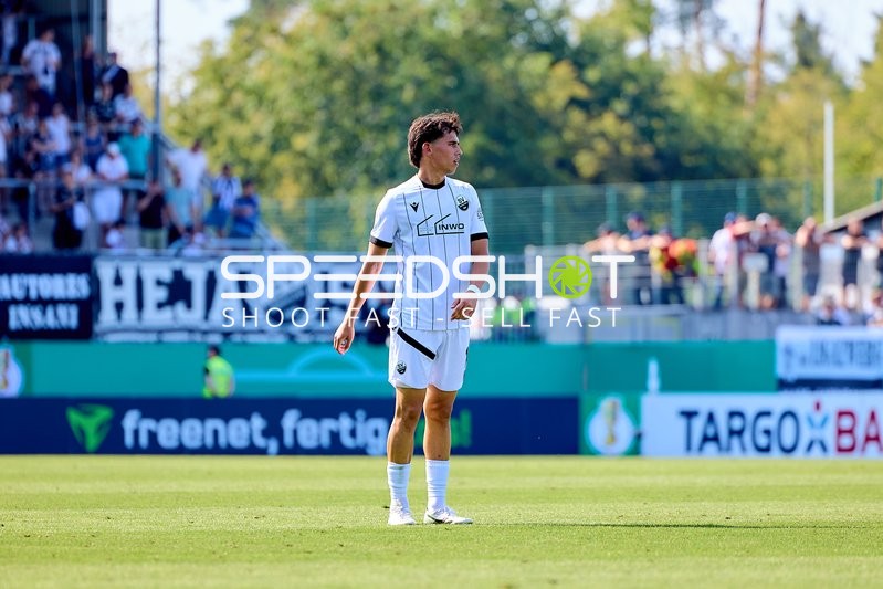 127_11 im Mittelfeld freigestellt