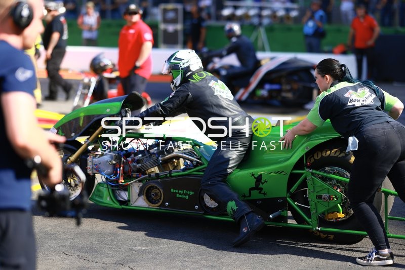 Motorrad Drag Racing Vorbereitung