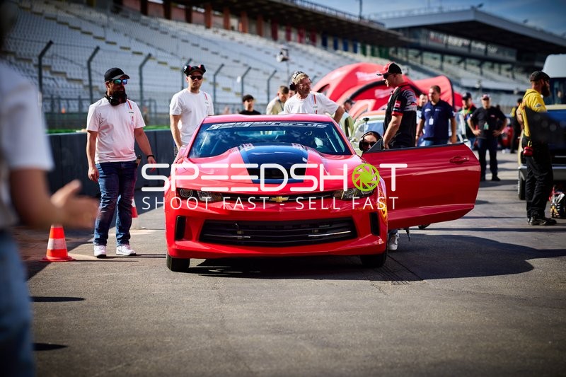 Chevrolet Camaro in der Boxengasse