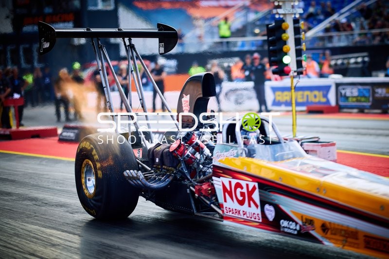 Rennfahrzeug beim Start