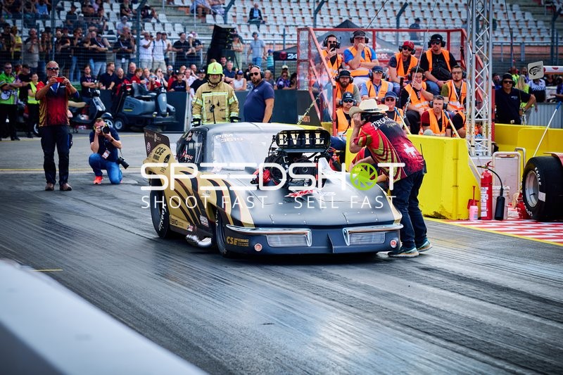 Drag Racing Fahrzeug an der Startlinie