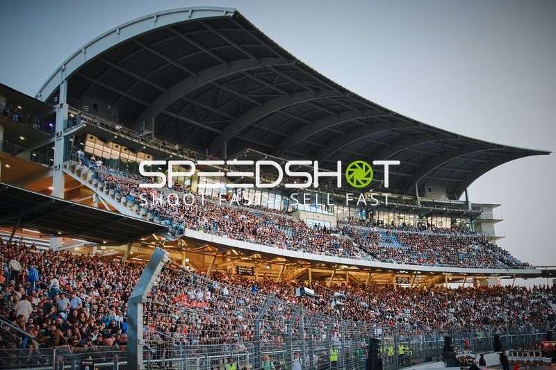 Volle Zuschauerränge am Hockenheimring