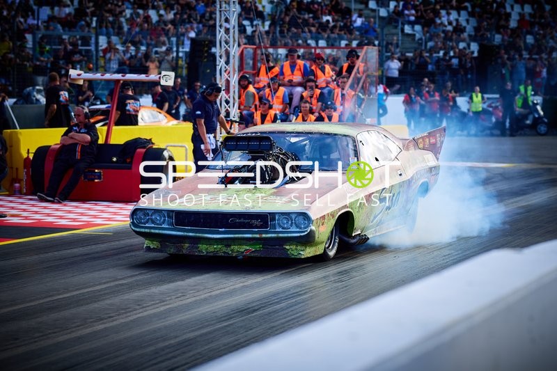 Rennwagen auf der Startlinie