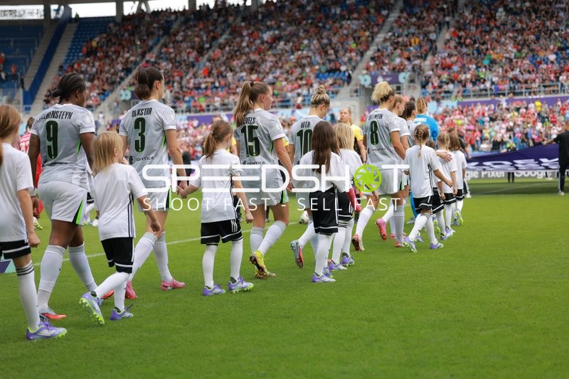 Fußball Frauen Einlauf