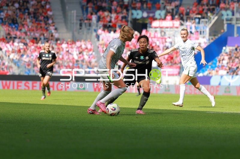 Zweikampf im Mittelfeld