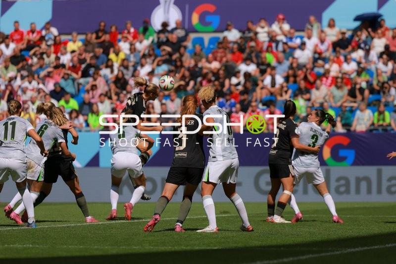 Zweikampf im Strafraum