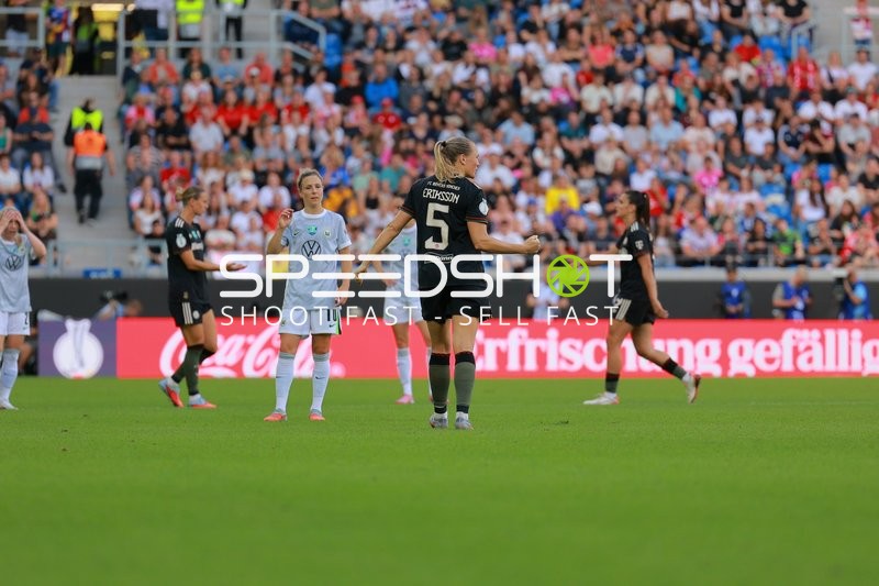 Spielerinnen auf dem Feld