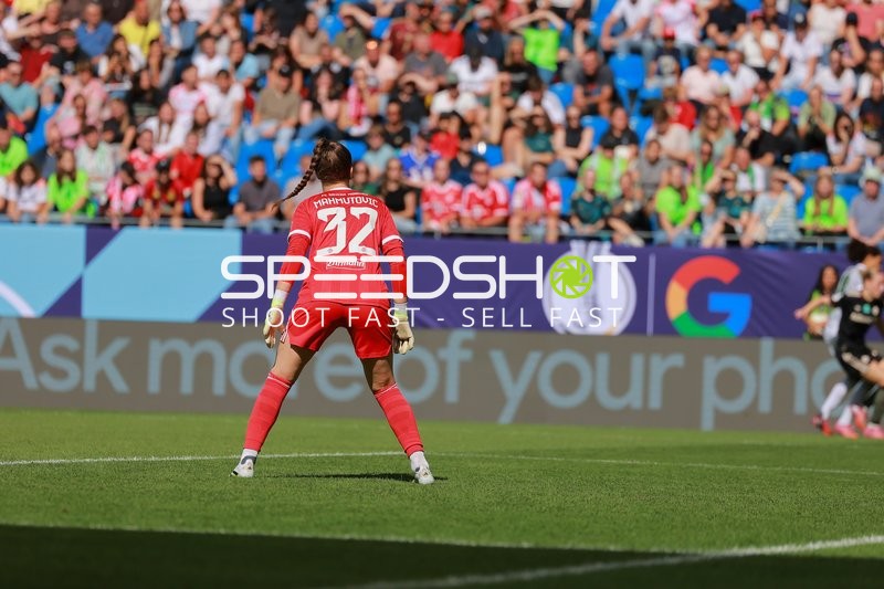 Torwart 22; FC Bayern Frauen 1 in Aktion