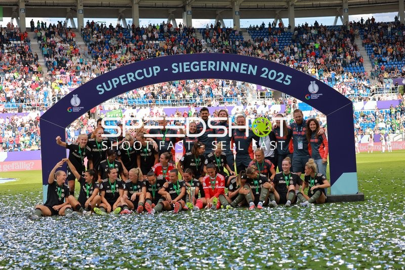 Fußball Frauen Supercup Sieg
