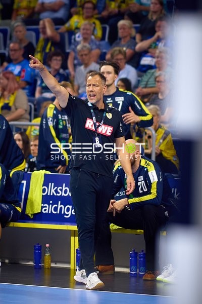 Trainer Maik Machulla (Trainer; Rhein Neckar Löwen) an der Seitenlinie