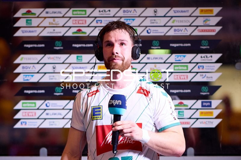 Spieler Max Staar (27; TSV GWD Minden) in Position