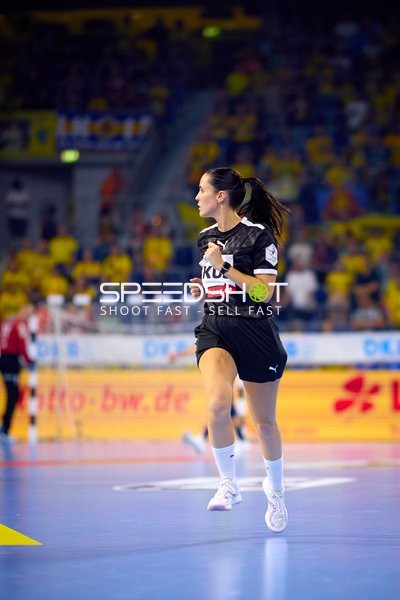 Schiedsrichterin in Aktion