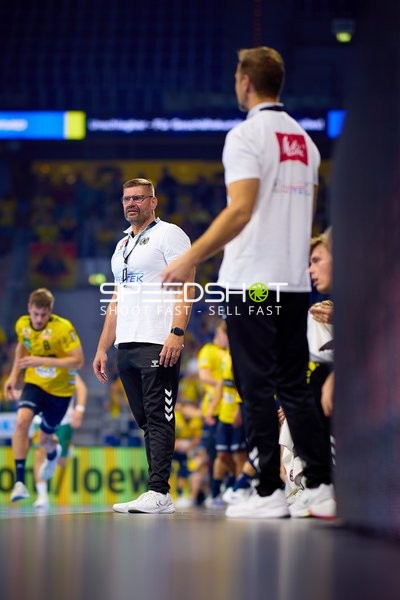 Trainer an der Seitenlinie