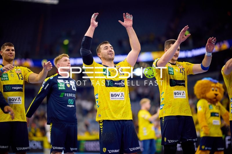 Rhein Neckar Löwen feiern gemeinsam