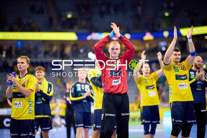 Rhein Neckar Löwen applaudieren