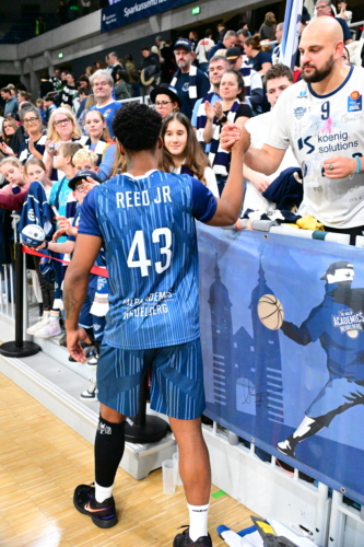 Begrüßung am Spielfeldrand