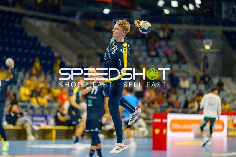 Haukur Thrastarson (25; Rhein Neckar Löwen) wirft aufs Tor