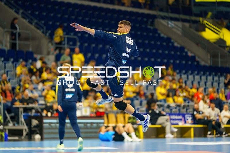 Halil Jaganjac (45; Rhein Neckar Löwen) wirft aufs Tor