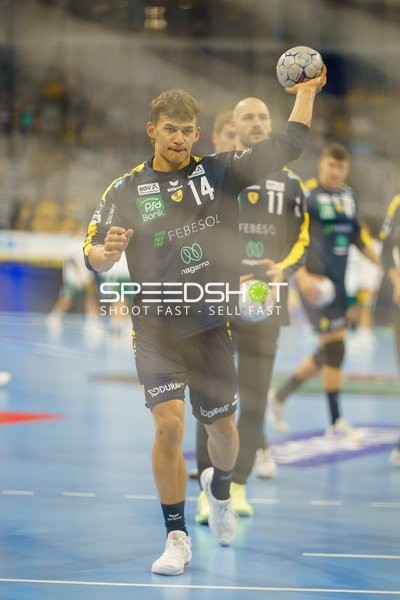 Gino Steenaerts (14; Rhein Neckar Löwen) wirft aufs Tor