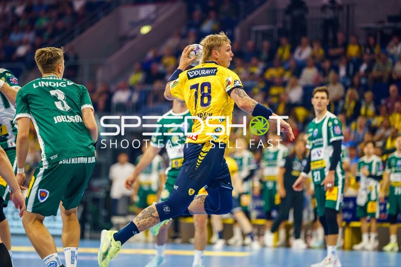 Edwin Aspenbäck (78; Rhein Neckar Löwen) wirft aufs Tor