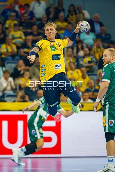 Edwin Aspenbäck (78; Rhein Neckar Löwen) wirft aufs Tor