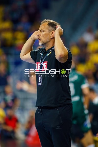Maik Machulla (Trainer; Rhein Neckar Löwen) positioniert sich