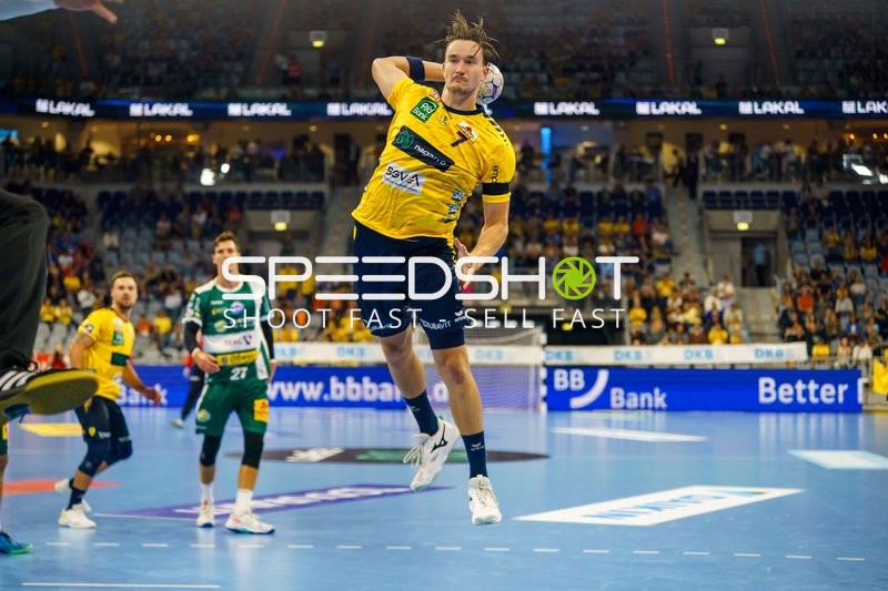 Robert Timmermeister (7; Rhein Neckar Löwen) wirft aufs Tor