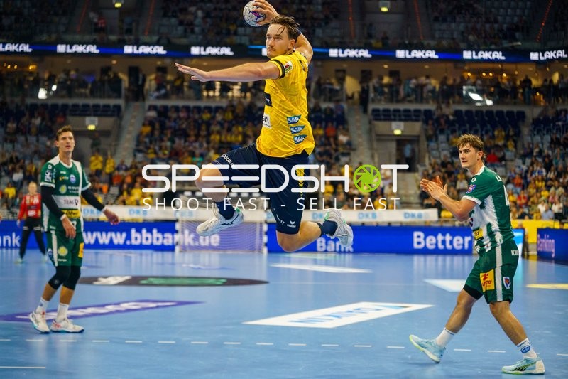 Robert Timmermeister (7; Rhein Neckar Löwen) wirft aufs Tor