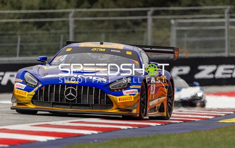 Rennfahrzeug auf der Rennstrecke