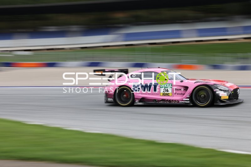 Rennfahrzeug auf der Rennstrecke