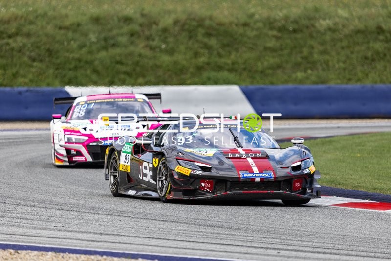 GT Masters Fahrzeuge auf der Rennstrecke