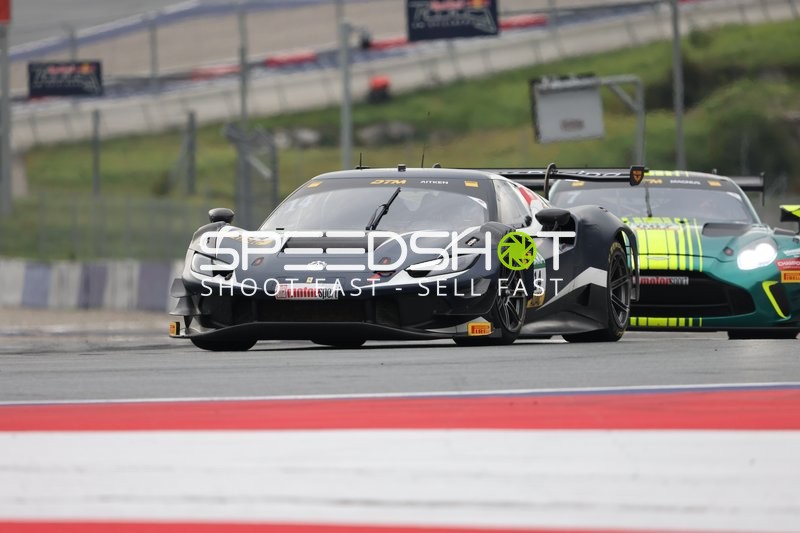 Rennfahrzeuge auf der Rennstrecke