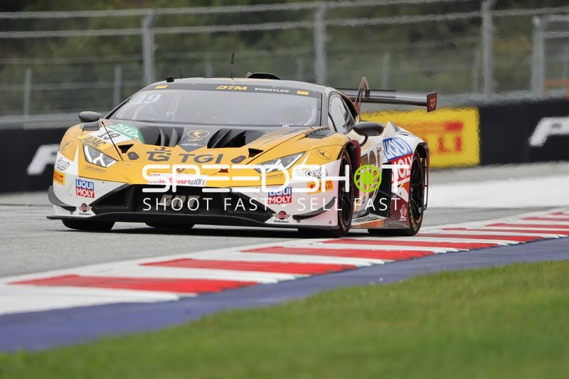 GT Masters Rennwagen auf der Strecke