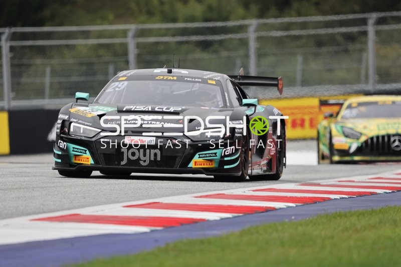 Rennfahrzeuge auf der Rennstrecke