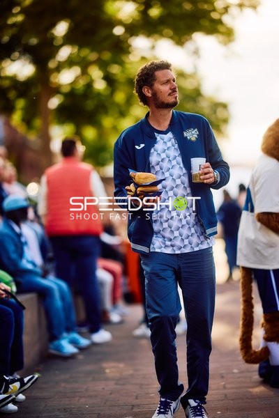 Person bei Teamvorstellung