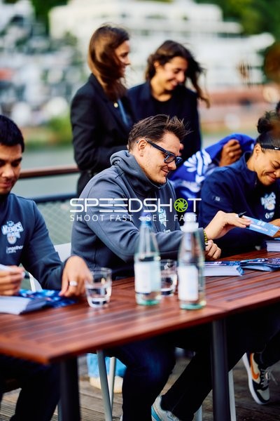 MLP Academics bei Autogrammstunde