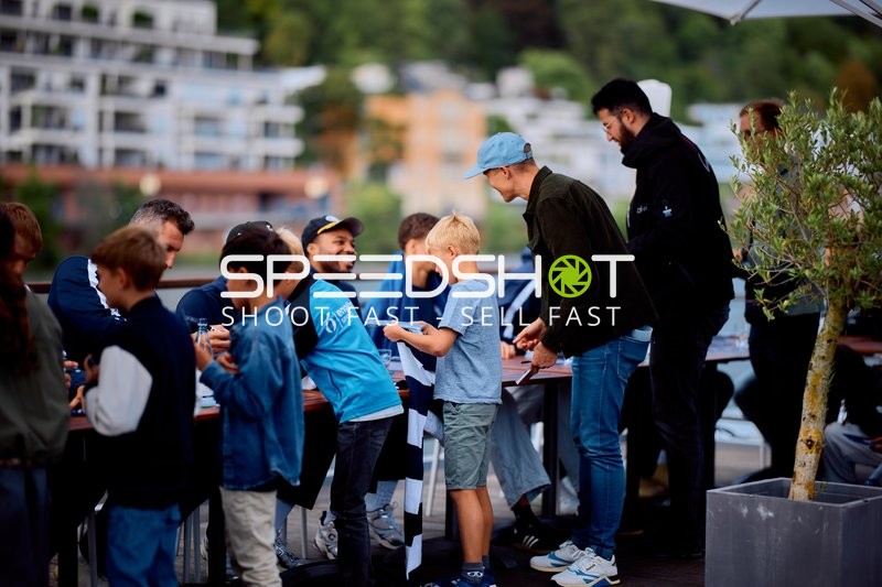 MLP Academics bei Autogrammstunde