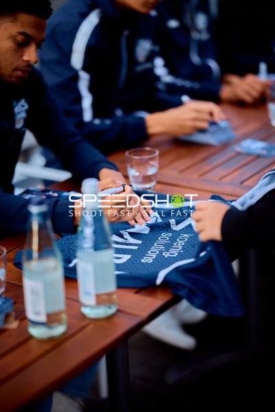 Autogrammstunde mit Kevin McClain (3; MLP)