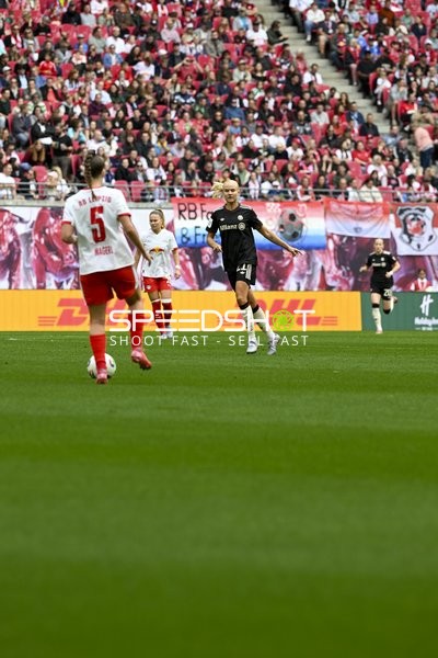 Spielszene mit Ballbesitz