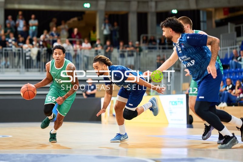 Dribbling und Verteidigung auf Court