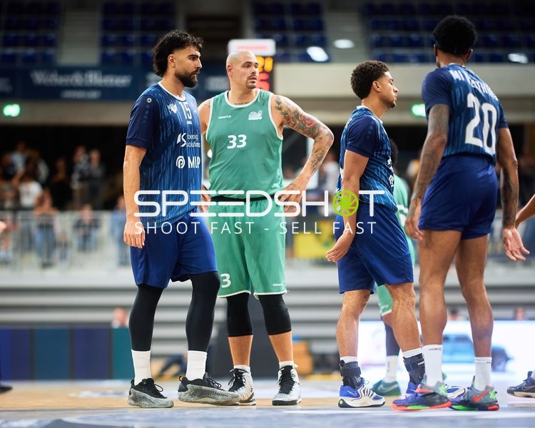 Maik Zirbes (33; Gladiators Trier) und Marcel Keßen (15; MLP) auf dem Court