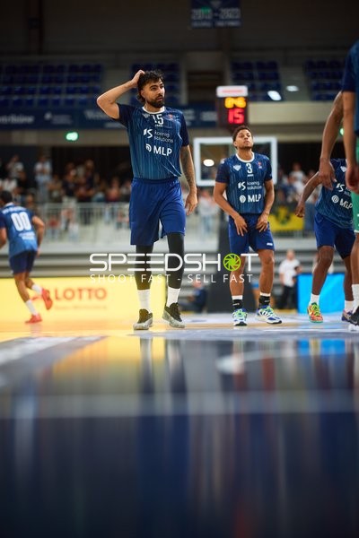 Marcel Keßen (15; MLP) und Kevin McClain (3; MLP) auf dem Court